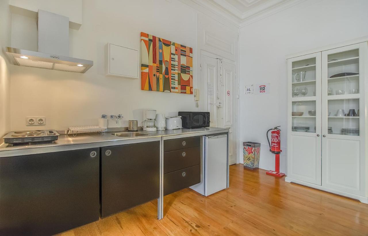Chiado Balcony Apartment ลิสบอน ภายนอก รูปภาพ