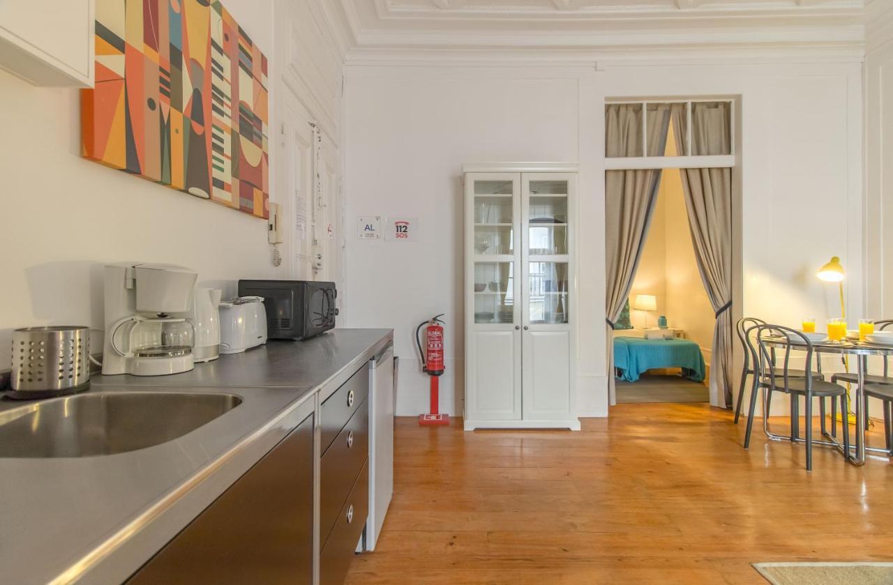 Chiado Balcony Apartment ลิสบอน ภายนอก รูปภาพ