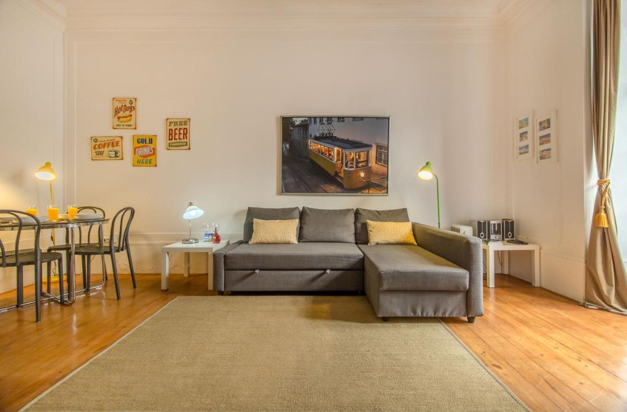 Chiado Balcony Apartment ลิสบอน ภายนอก รูปภาพ
