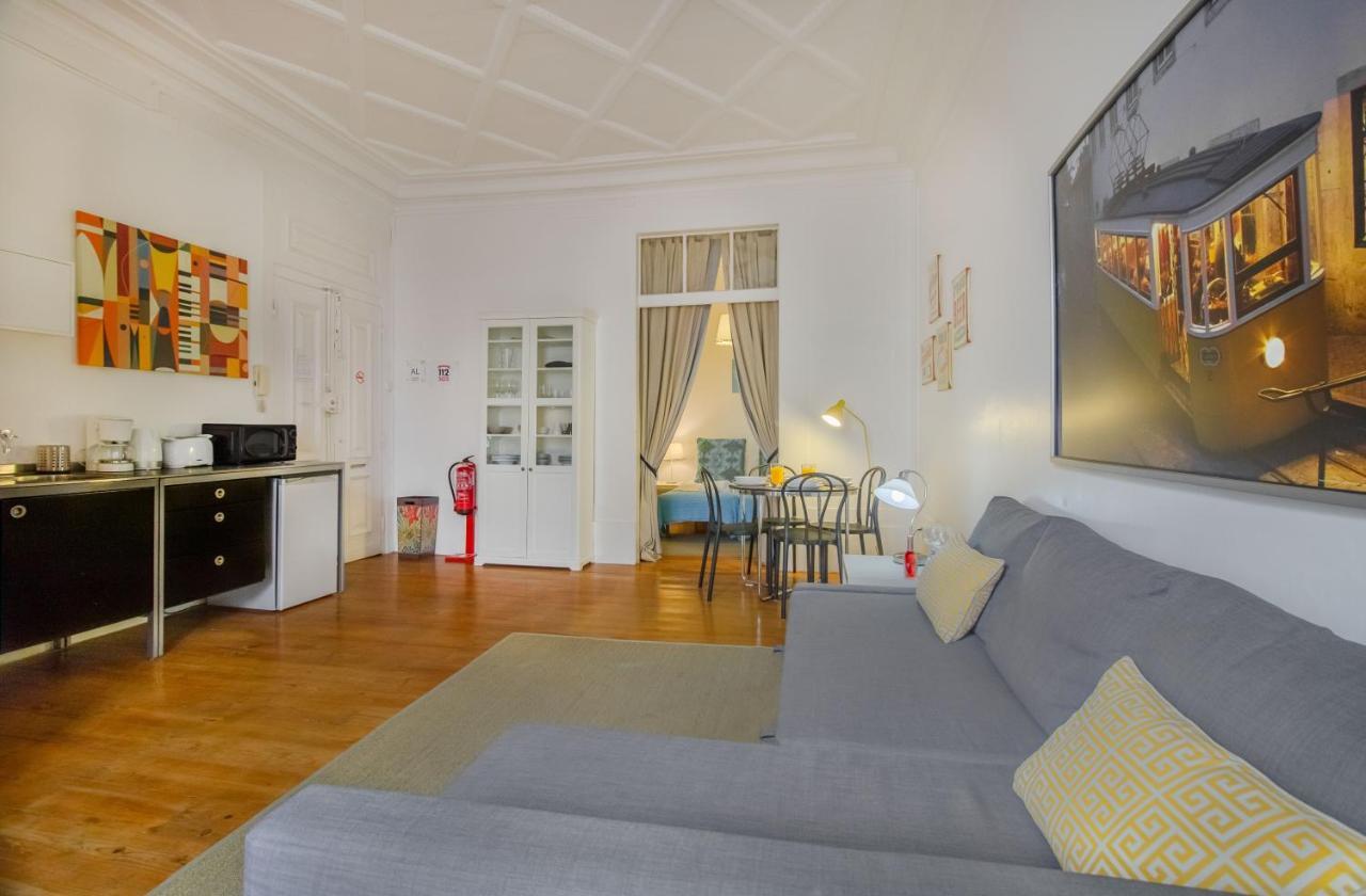 Chiado Balcony Apartment ลิสบอน ภายนอก รูปภาพ